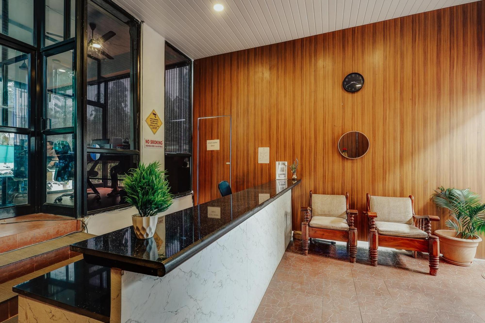 Mayflower Beach Resort By Casa Eternal Baga Εξωτερικό φωτογραφία
