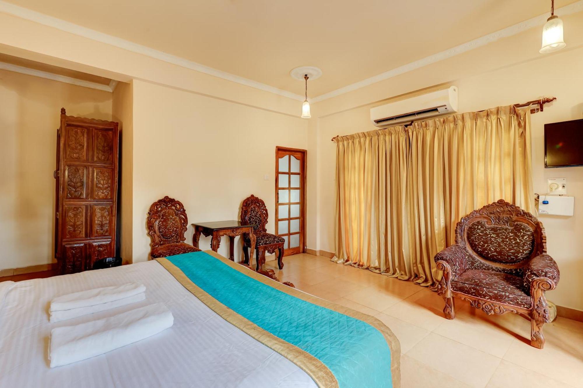 Mayflower Beach Resort By Casa Eternal Baga Εξωτερικό φωτογραφία