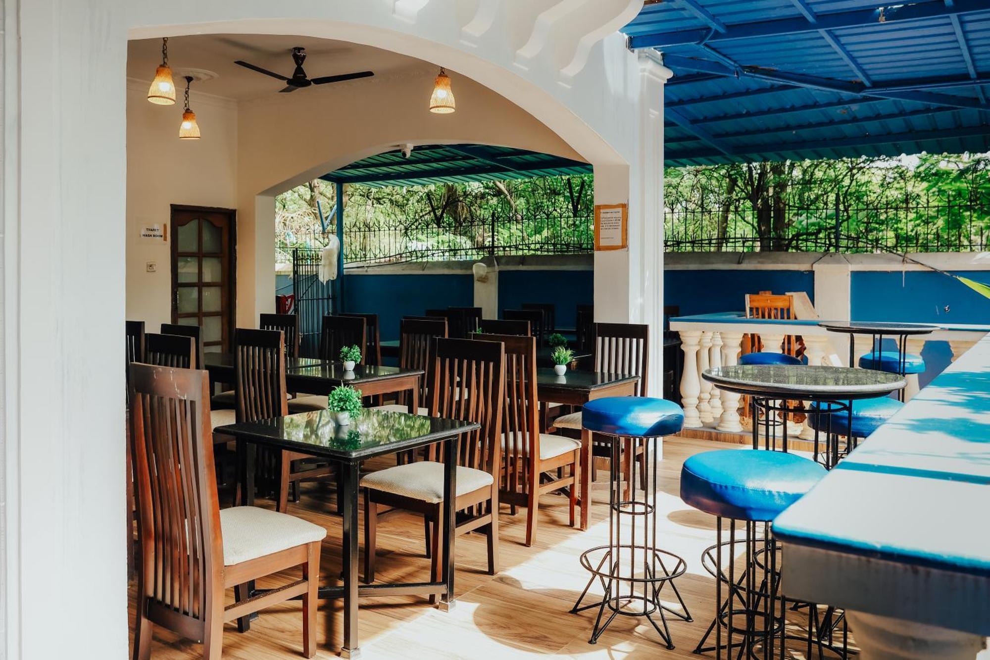 Mayflower Beach Resort By Casa Eternal Baga Εξωτερικό φωτογραφία