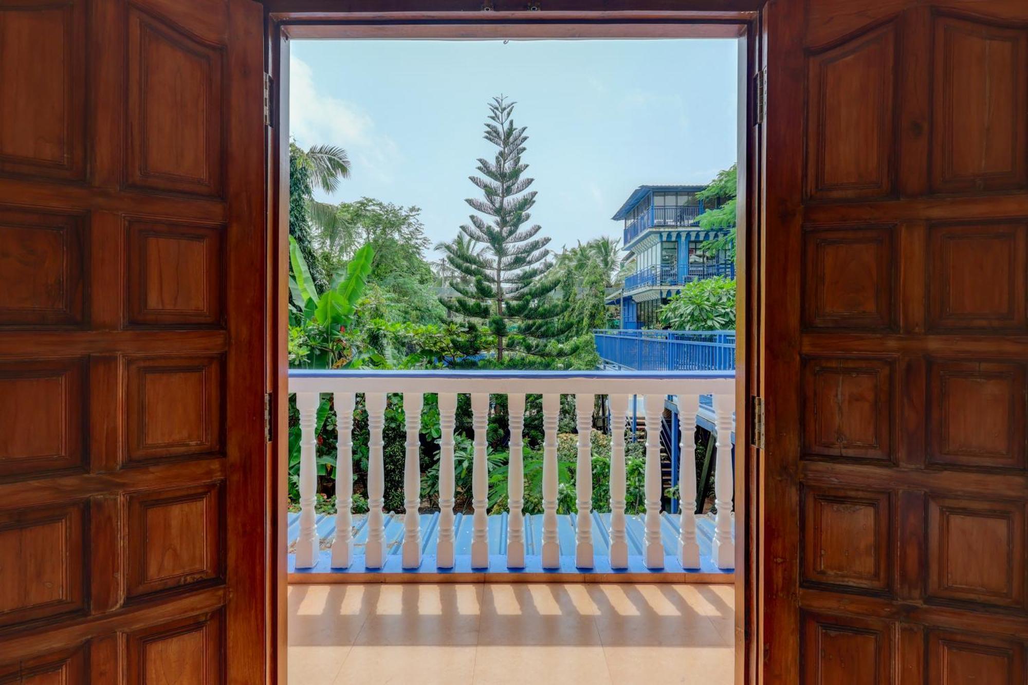 Mayflower Beach Resort By Casa Eternal Baga Εξωτερικό φωτογραφία